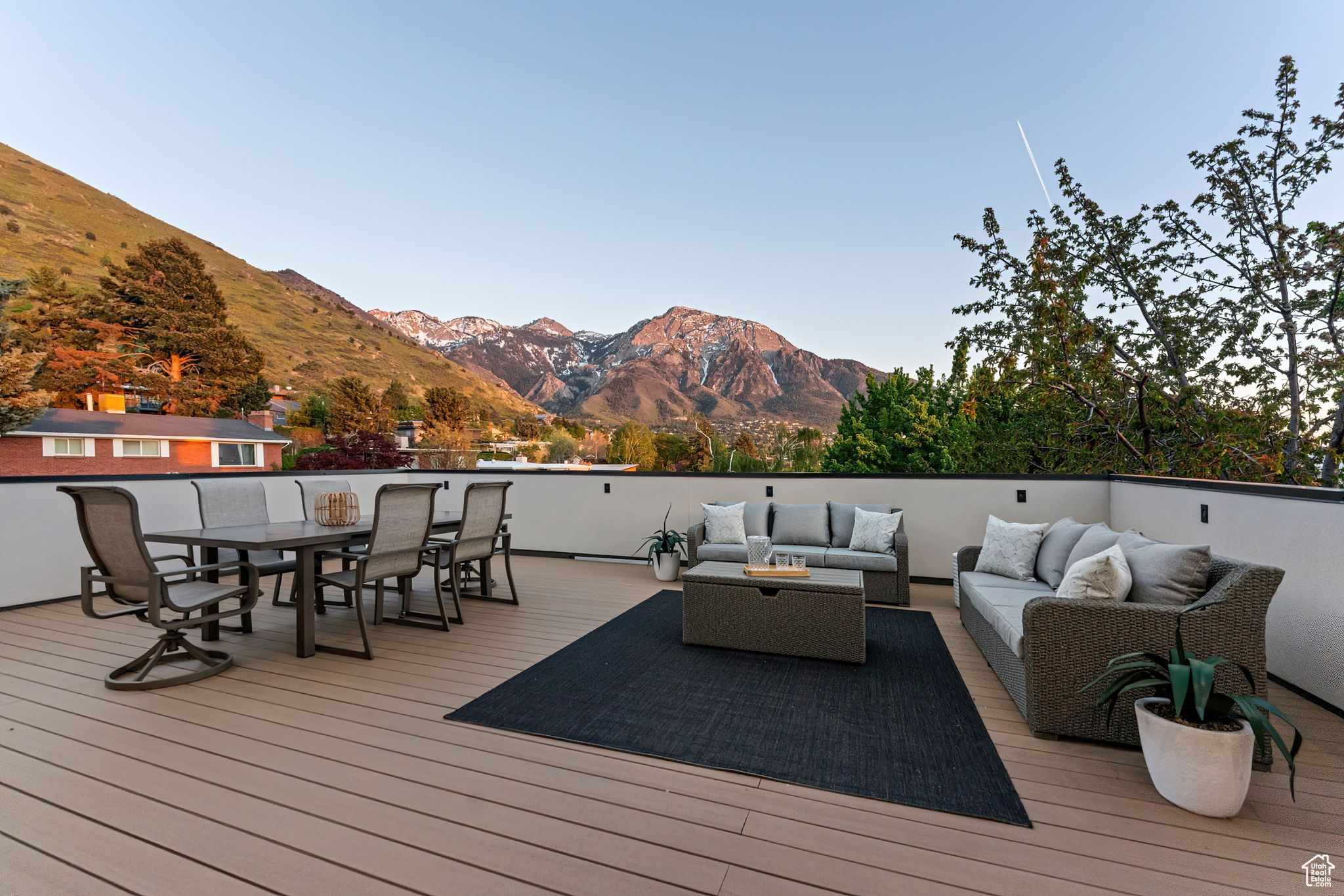 CREST VIEW MANOR - Residential
