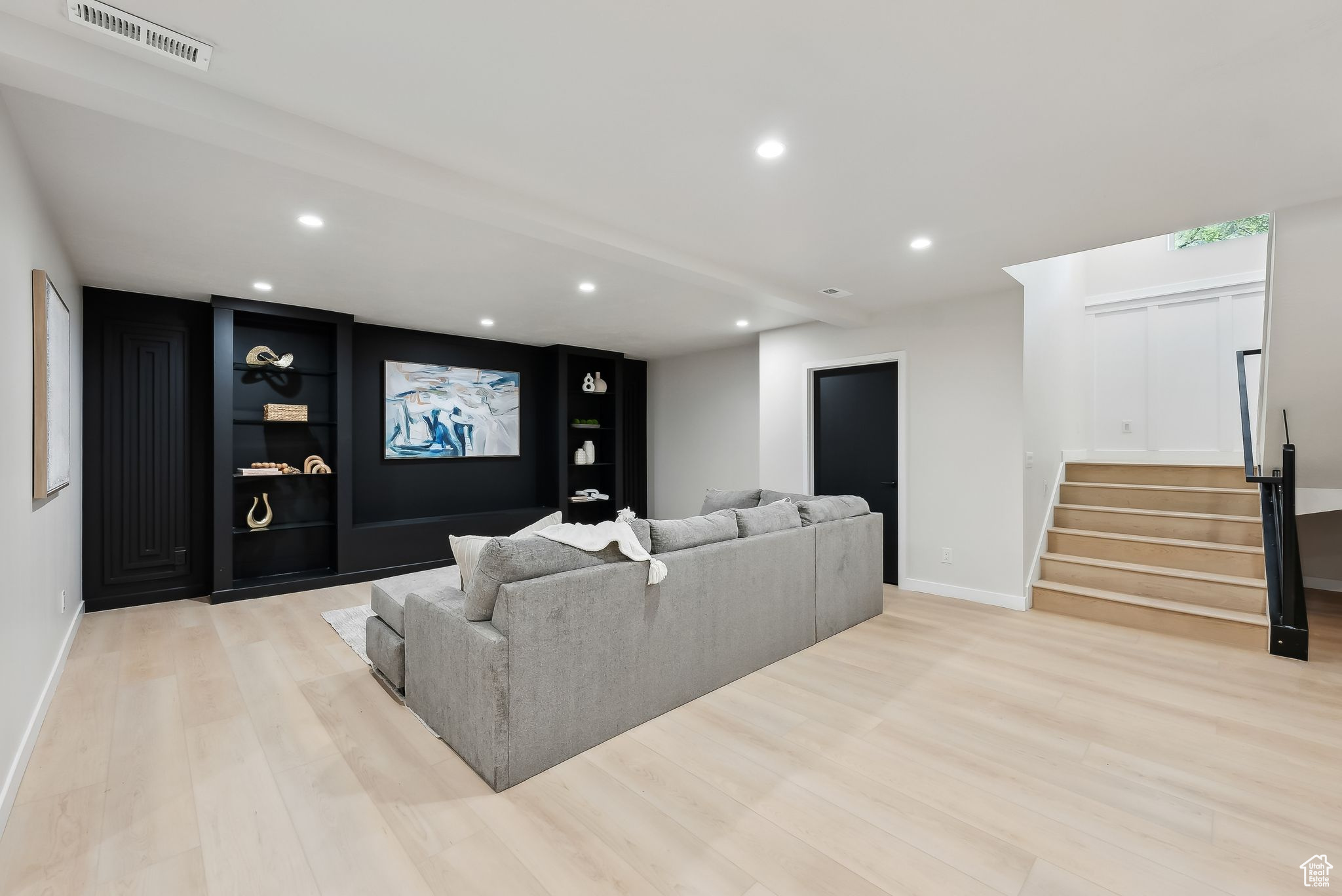CREST VIEW MANOR - Residential