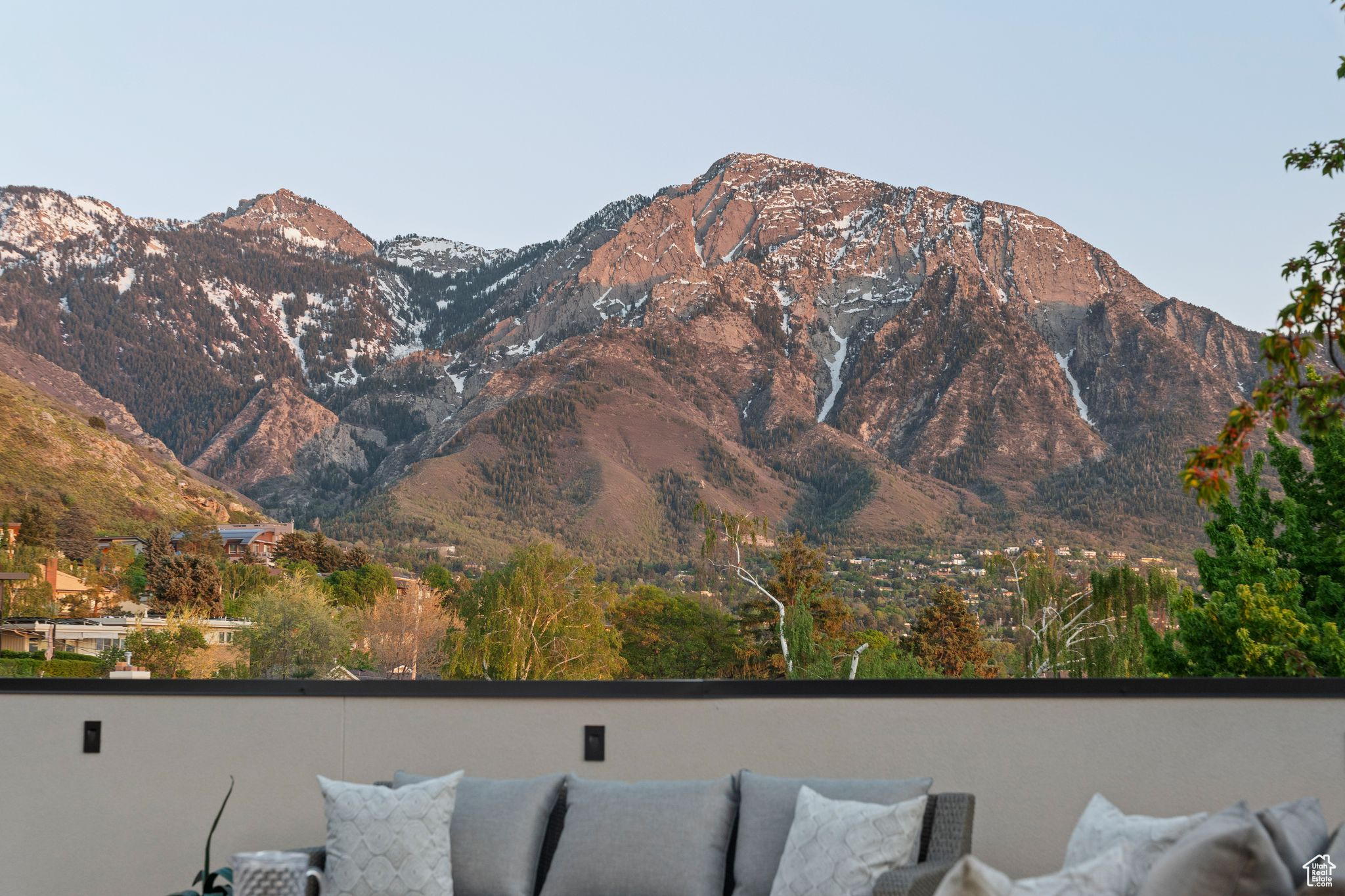CREST VIEW MANOR - Residential