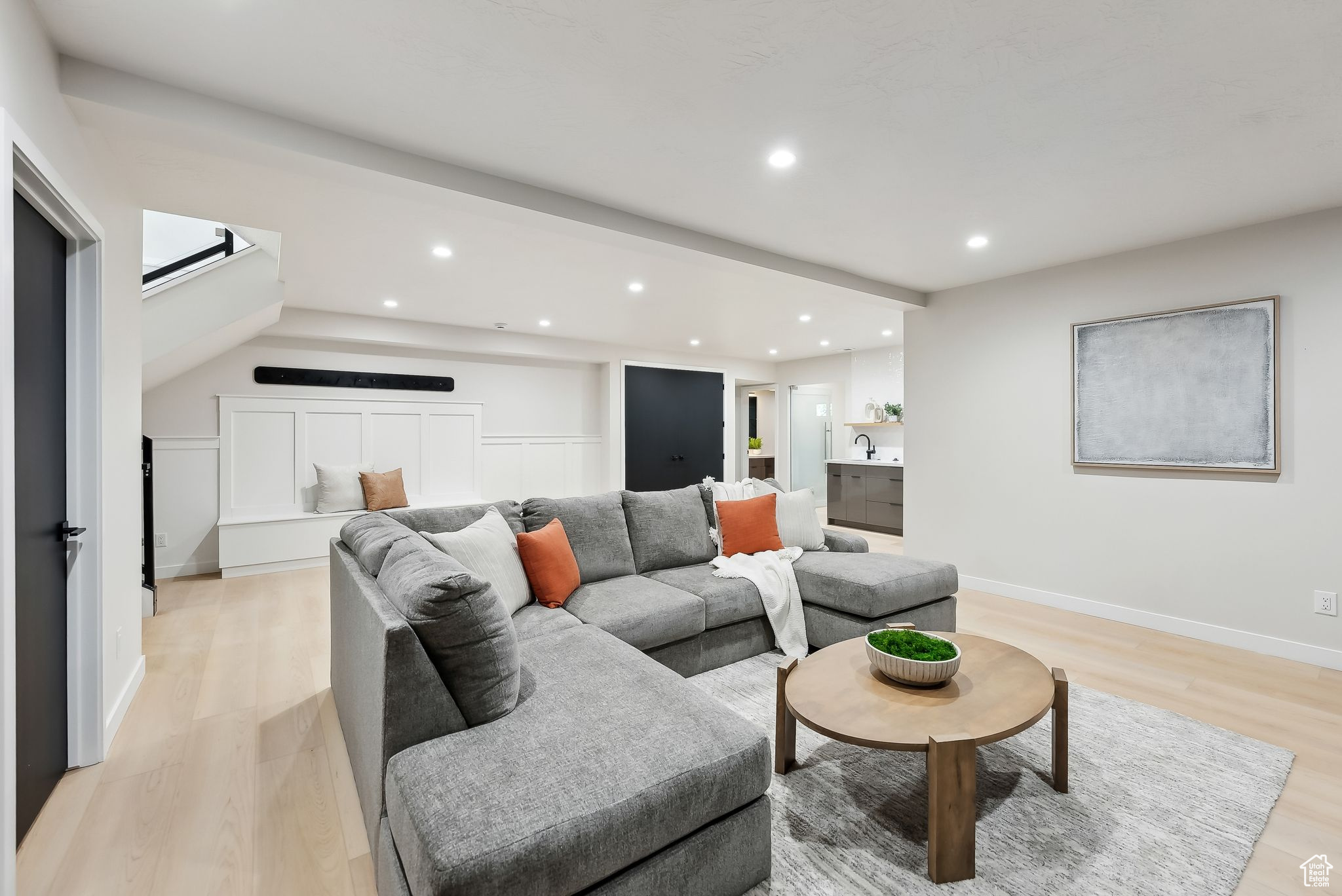 CREST VIEW MANOR - Residential