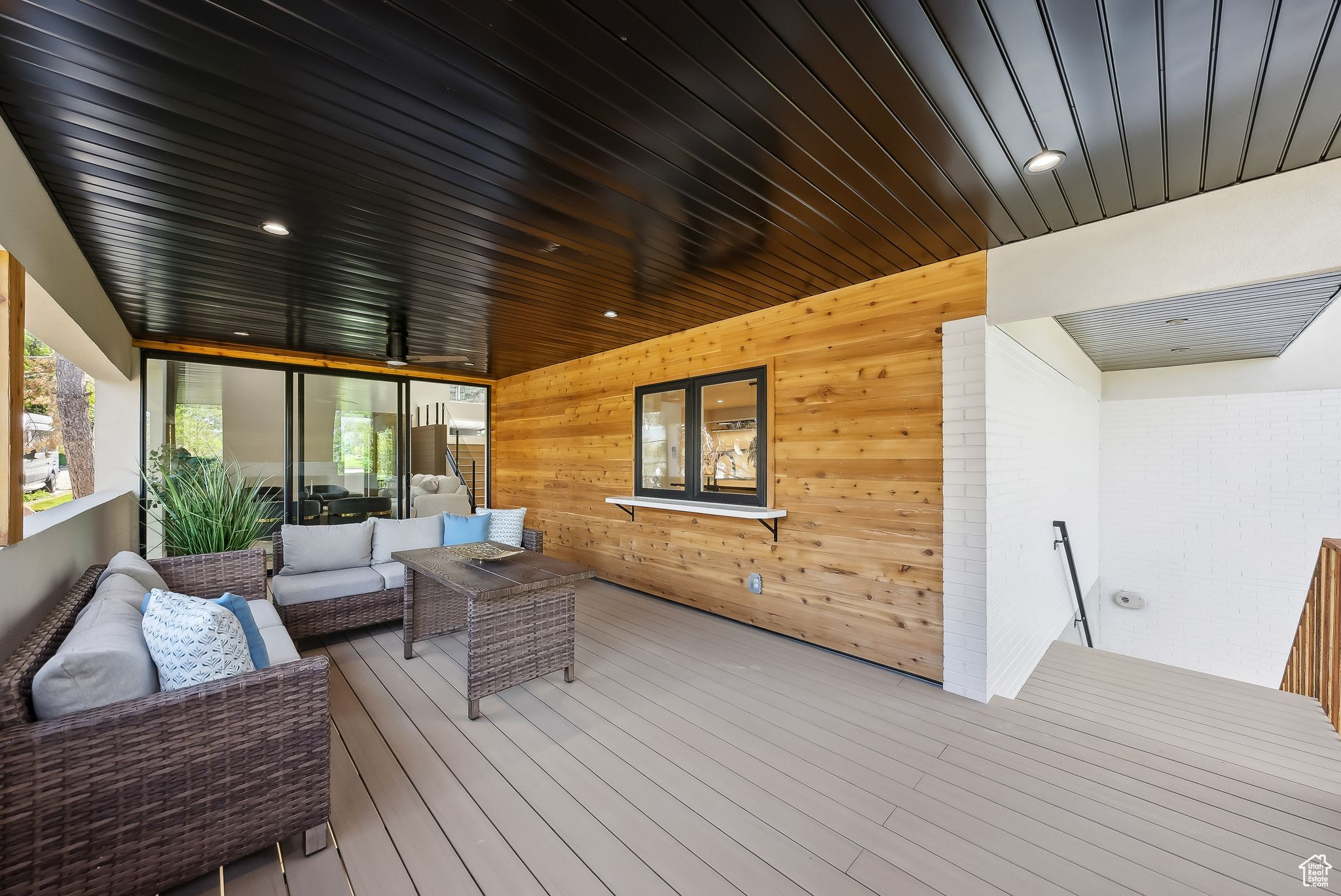 CREST VIEW MANOR - Residential