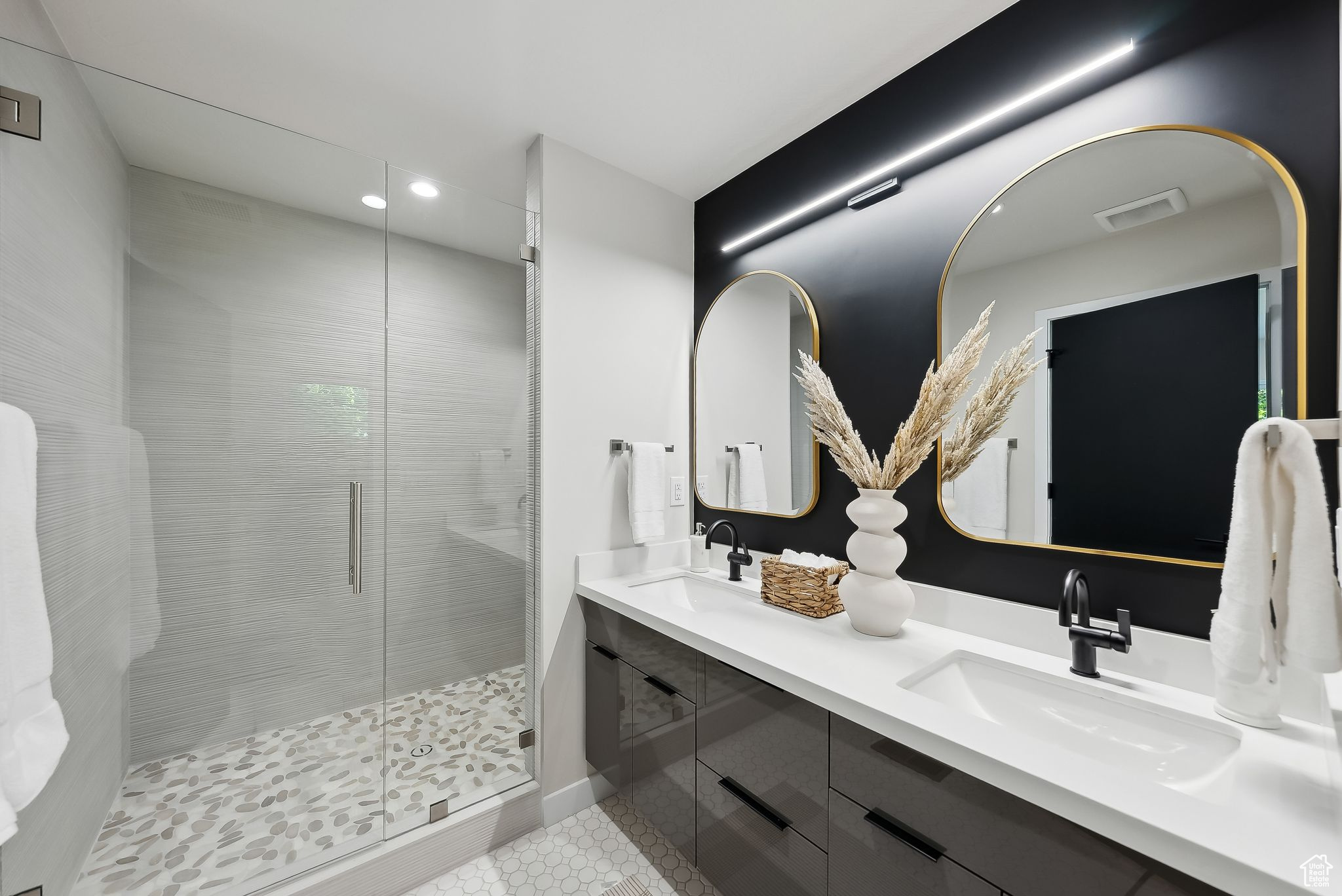 CREST VIEW MANOR - Residential