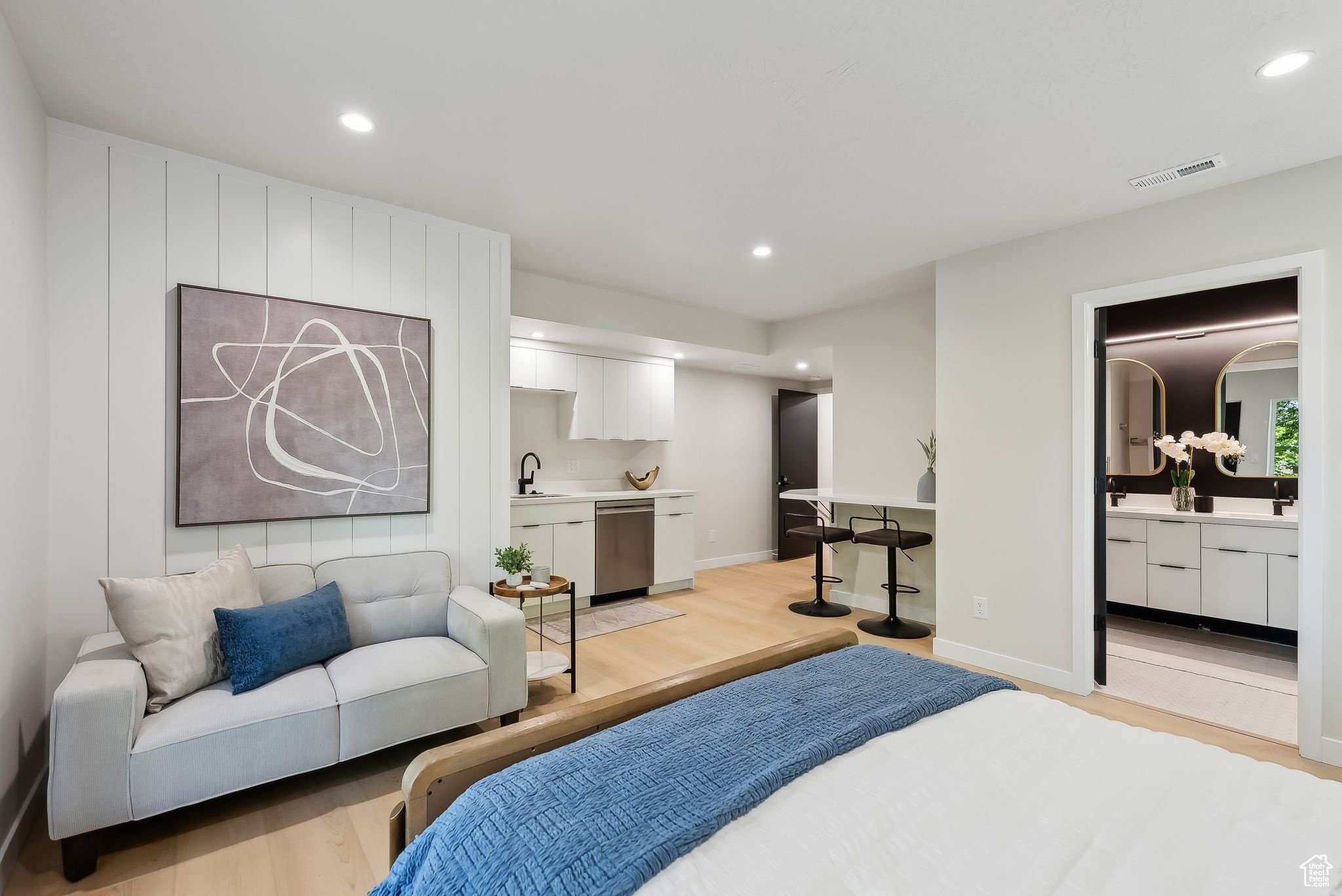 CREST VIEW MANOR - Residential