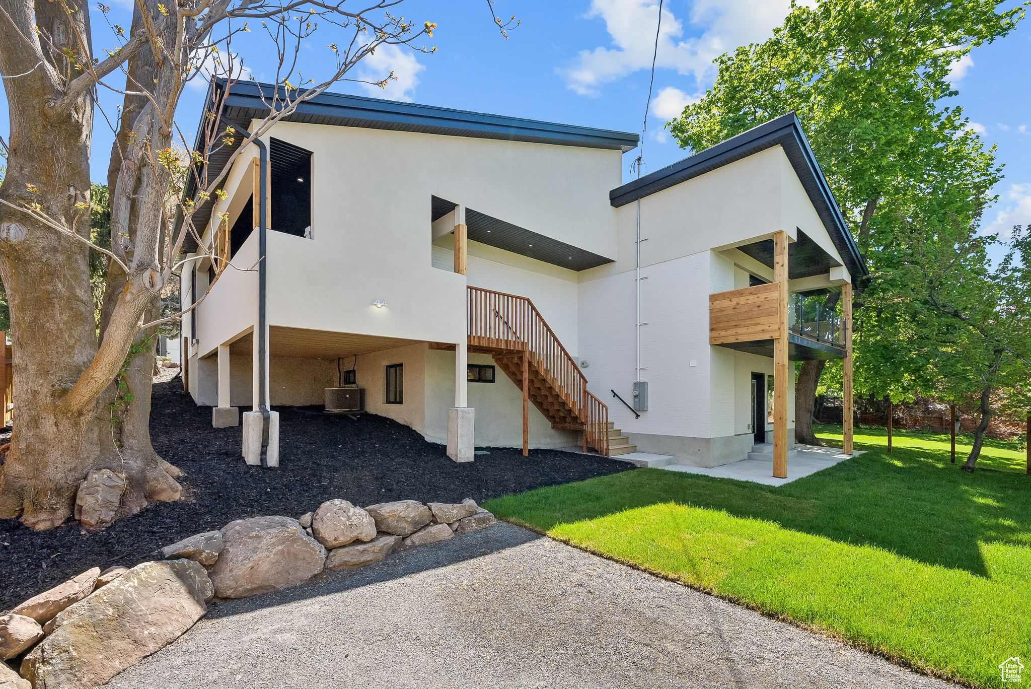 CREST VIEW MANOR - Residential