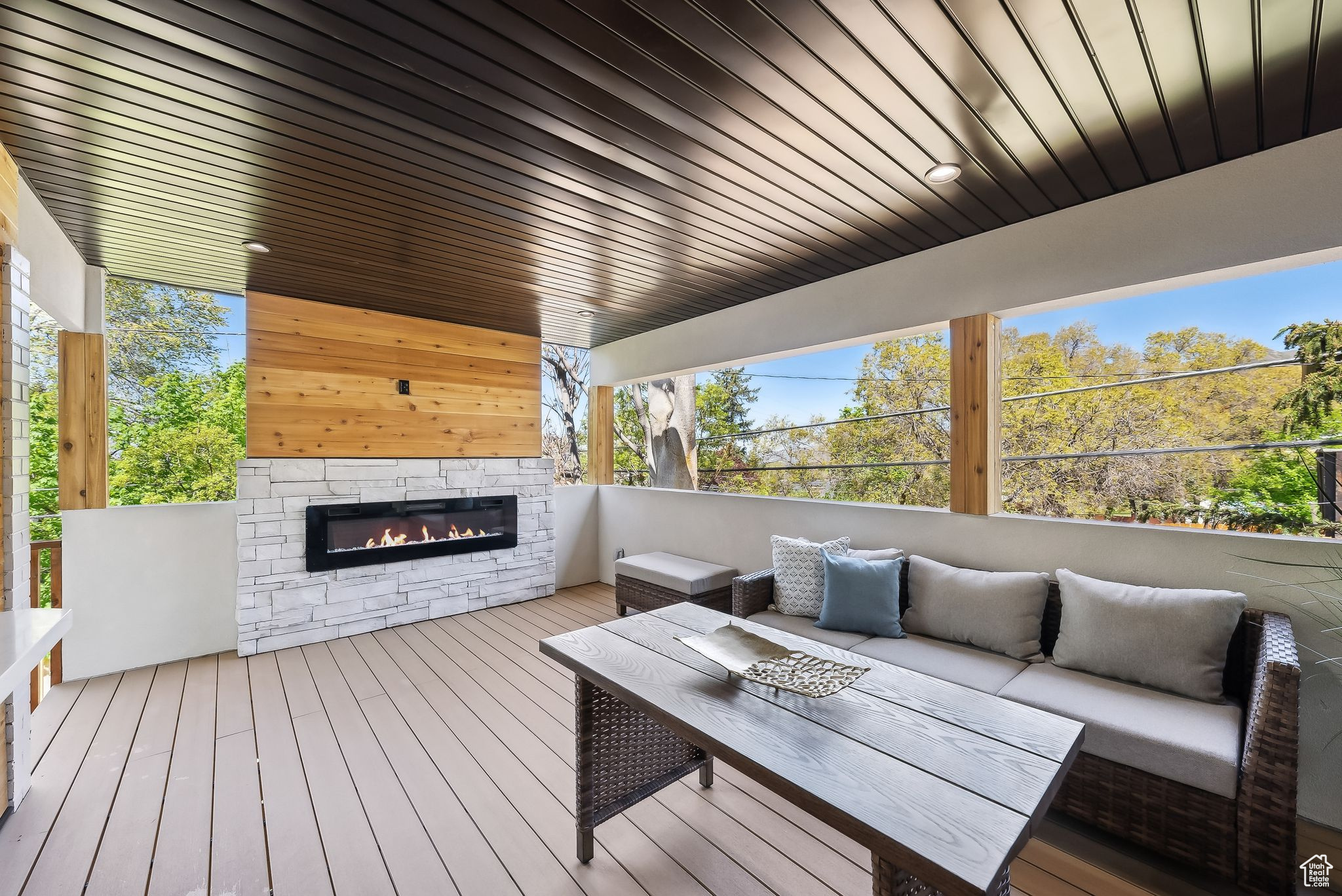 CREST VIEW MANOR - Residential