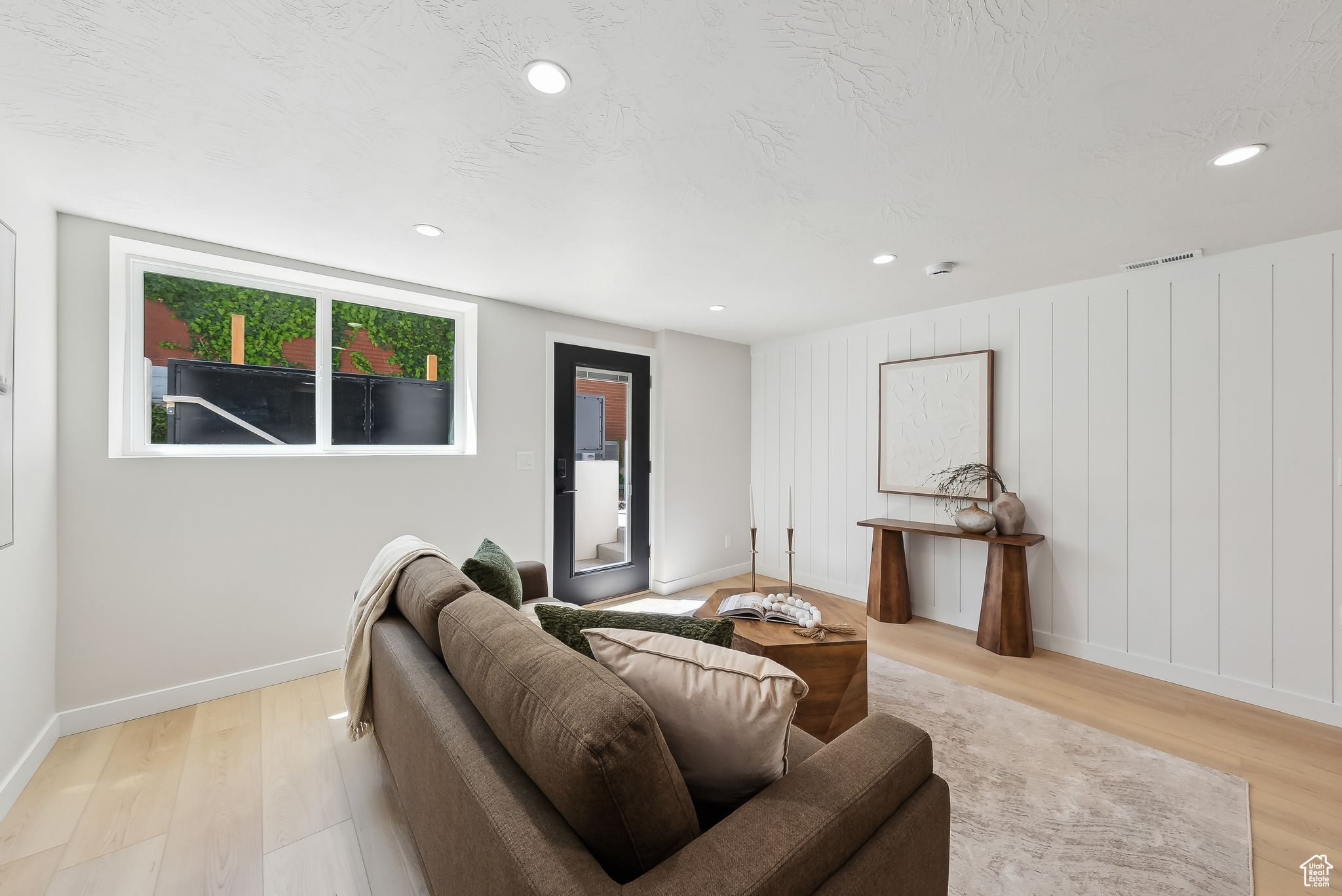 CREST VIEW MANOR - Residential