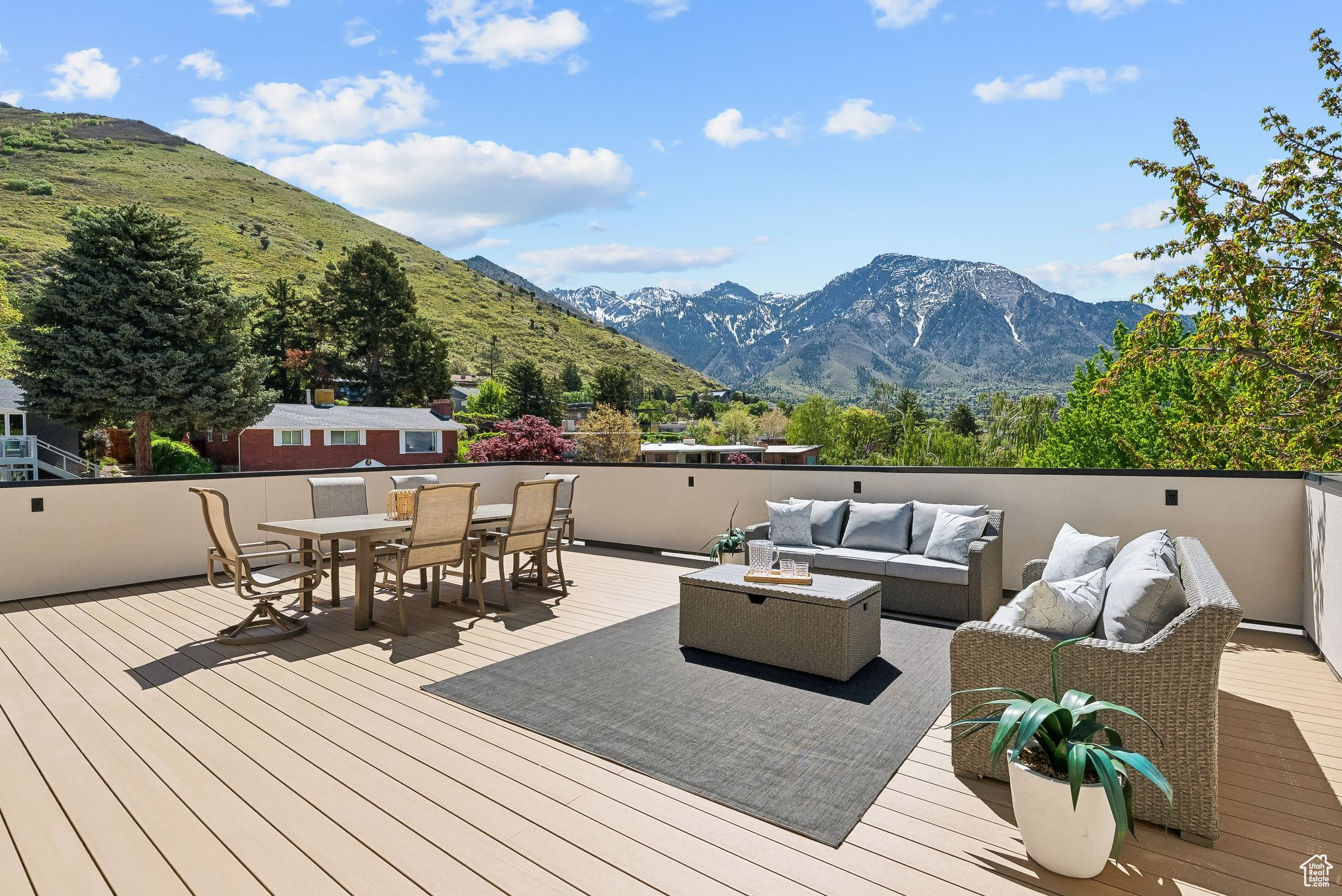 CREST VIEW MANOR - Residential