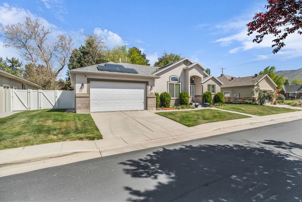 Photo of 1679 E KIERSTIN PL, Salt Lake City, UT 84108 (MLS # 2154050)