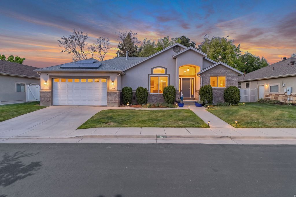 Photo of 1679 E KIERSTIN PL, Salt Lake City, UT 84108 (MLS # 2154050)