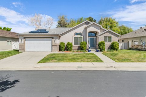 Tiny photo for 1679 E KIERSTIN PL, Salt Lake City, UT 84108 (MLS # 2154050)
