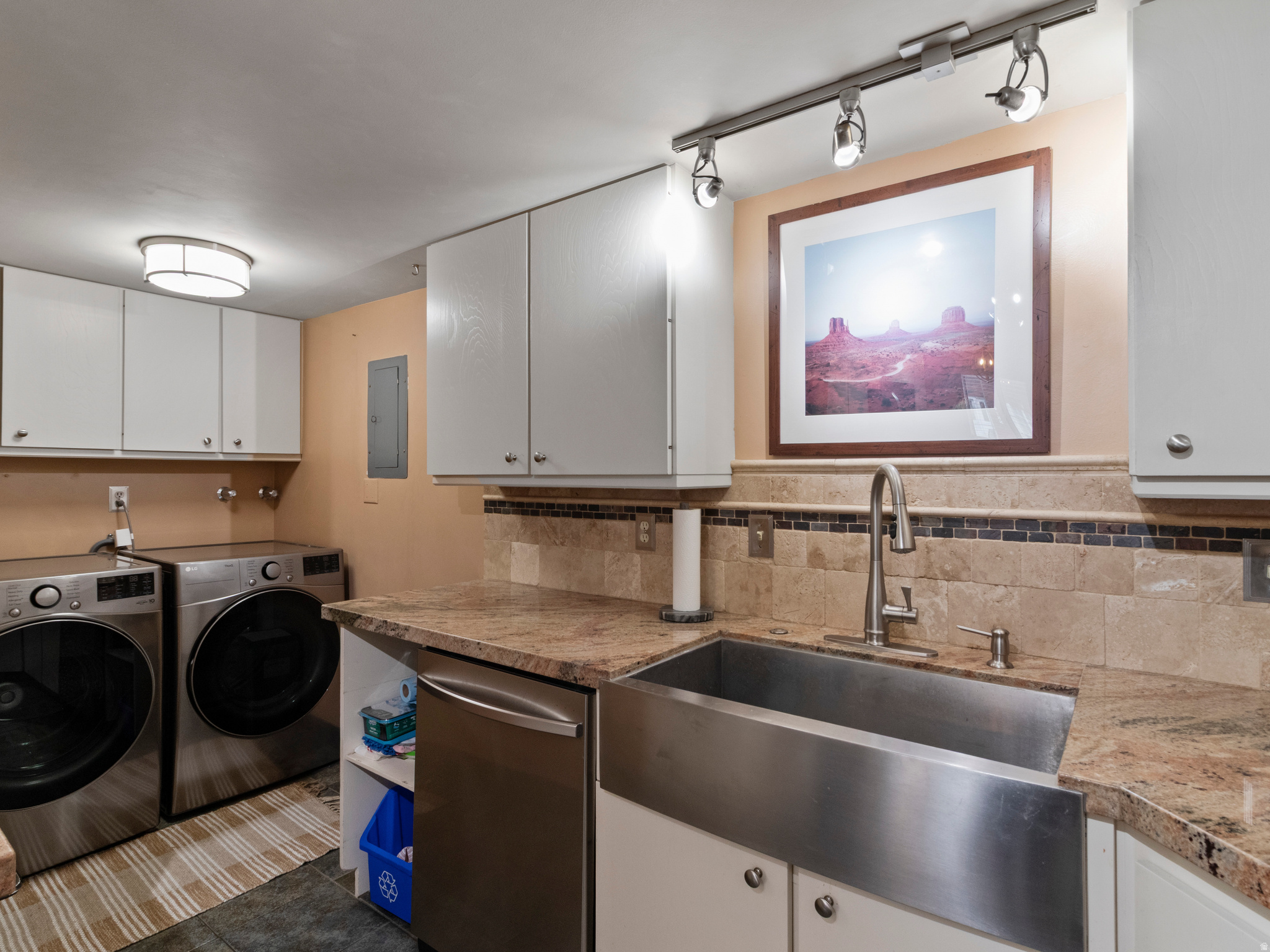 TIDEWATER VI - Residential
