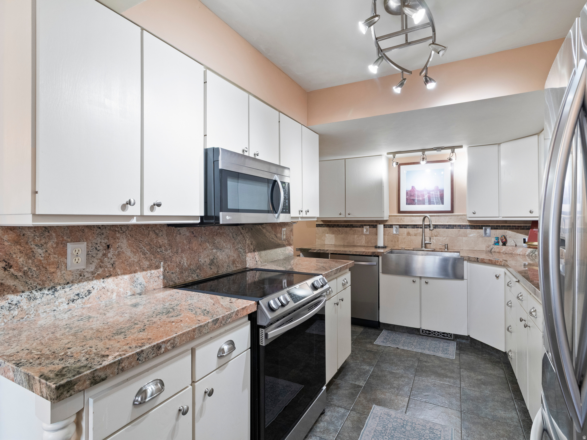 TIDEWATER VI - Residential