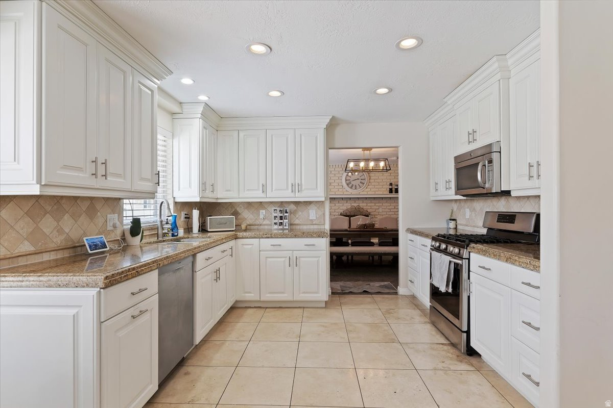 WALDEN HILLS #6 - Residential