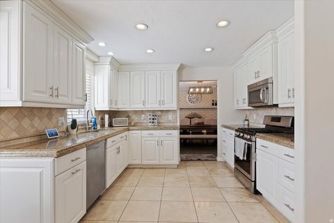 Tiny photo for 5549 S APPLE VALE DR, Murray, UT 84123 (MLS # 2146264)