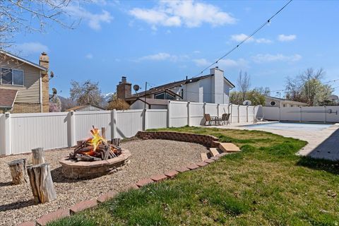 Tiny photo for 5549 S APPLE VALE DR, Murray, UT 84123 (MLS # 2146264)