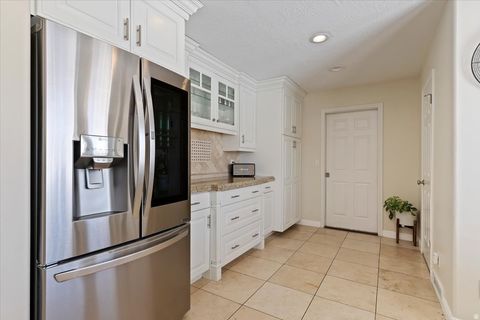 Tiny photo for 5549 S APPLE VALE DR, Murray, UT 84123 (MLS # 2146264)