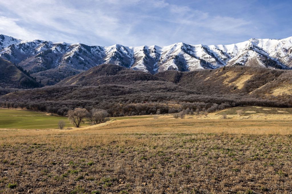 Photo of 2500 S 6400 W, Mendon, UT 84325 (MLS # 2127599)