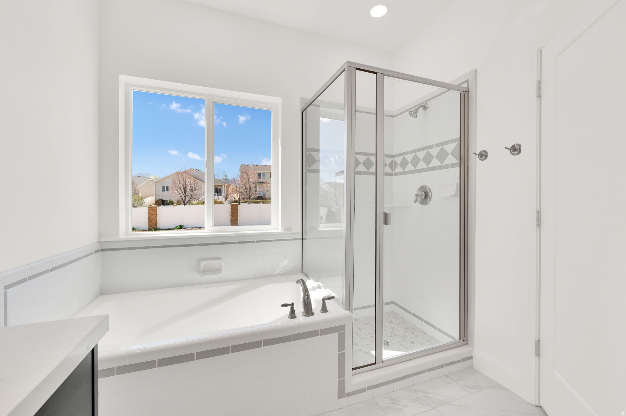 FALL OAKS - Residential