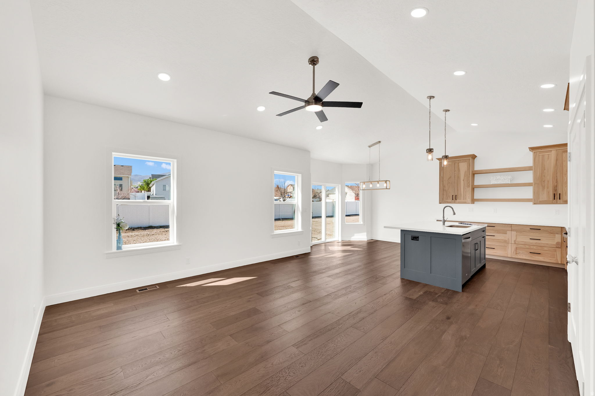 FALL OAKS - Residential