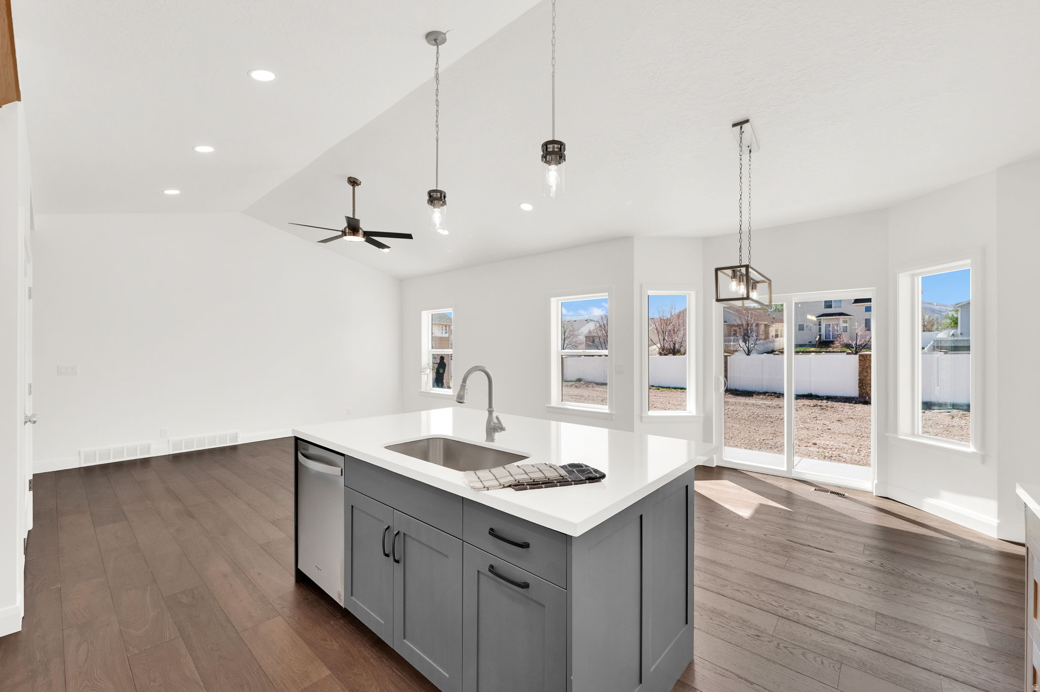 FALL OAKS - Residential