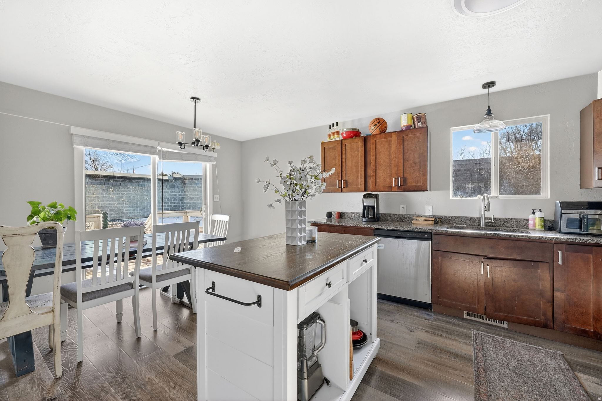 MEADOWS - Residential