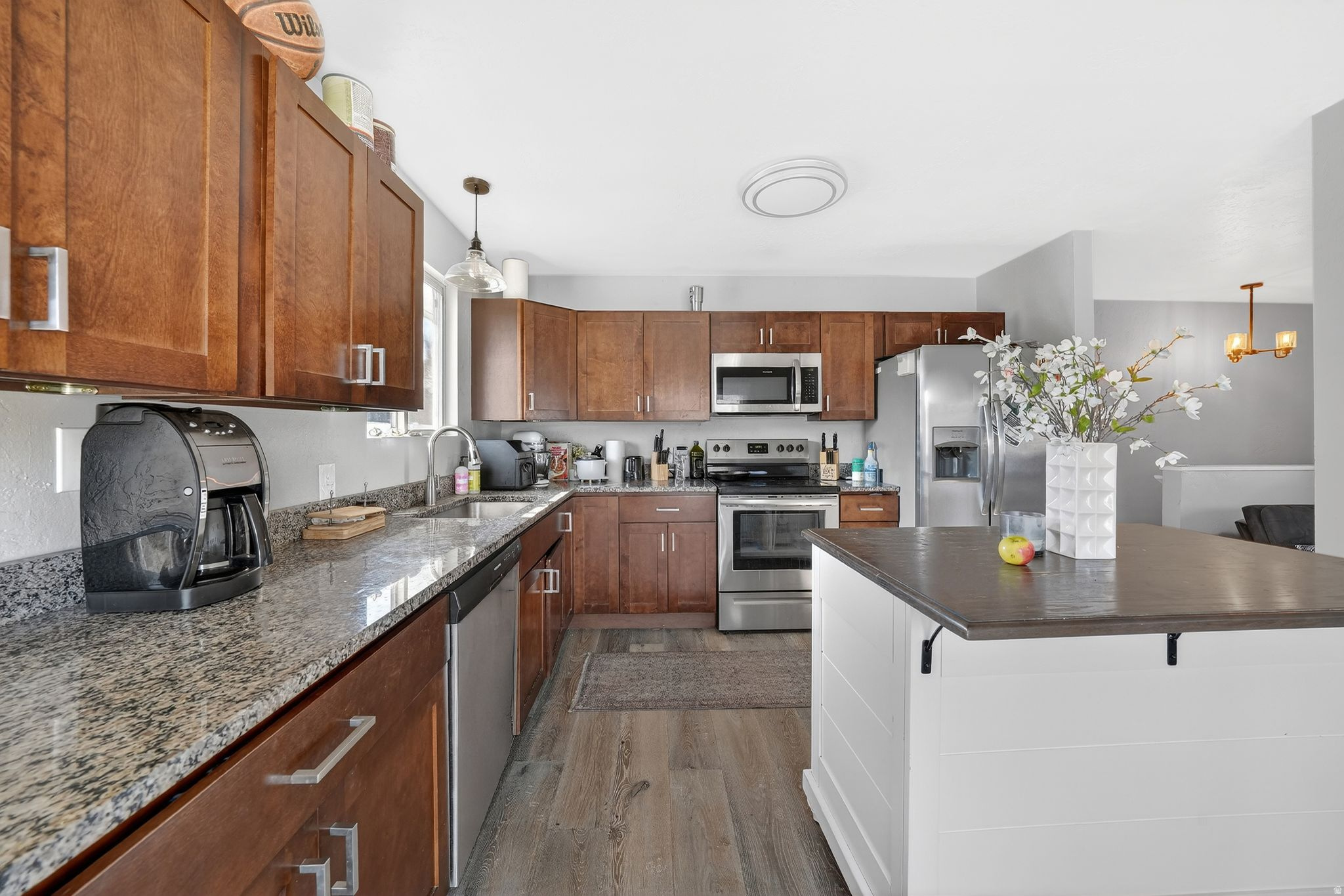 MEADOWS - Residential