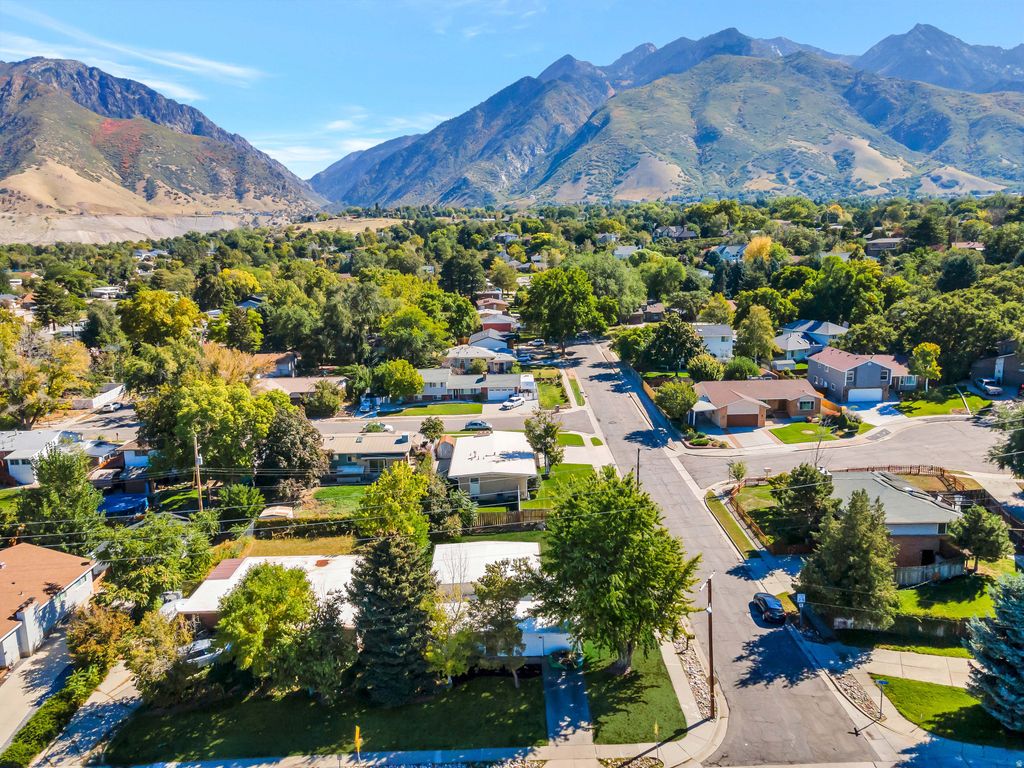 Photo of 7535 S 2700 E, Salt Lake City, UT 84121 (MLS # 2143885)