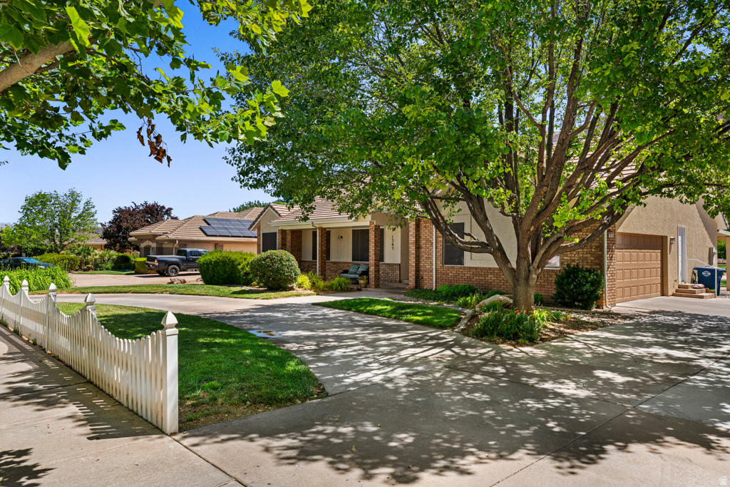 ROBERTS RANCH EST AMD - Residential