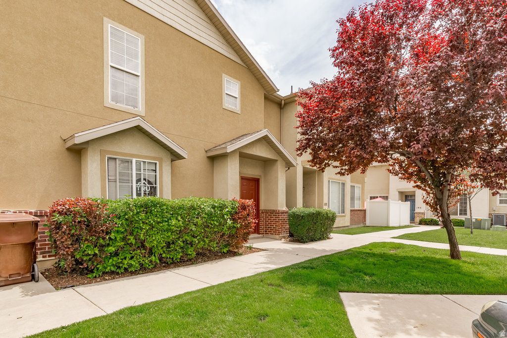 Photo of 159 N BIRMINGHAM LN W, North Salt Lake, UT 84054 (MLS # 2168187)