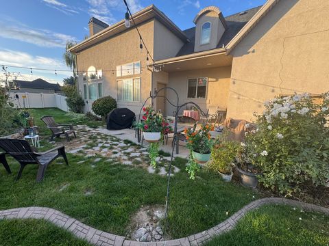 Tiny photo for 1303 APPALOOSA AVE, Kaysville, UT 84037 (MLS # 2141256)