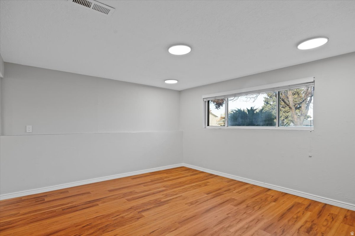 WOODLEDGE - Residential