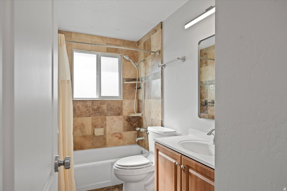 WOODLEDGE - Residential