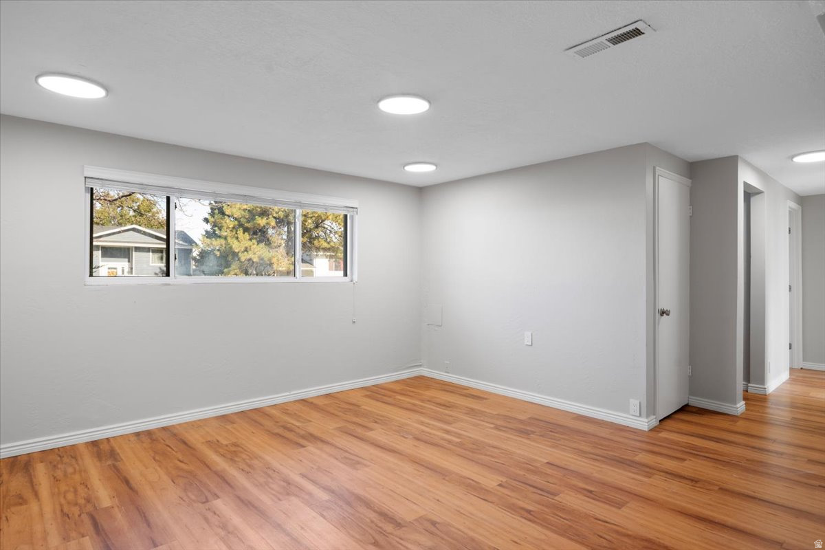 WOODLEDGE - Residential