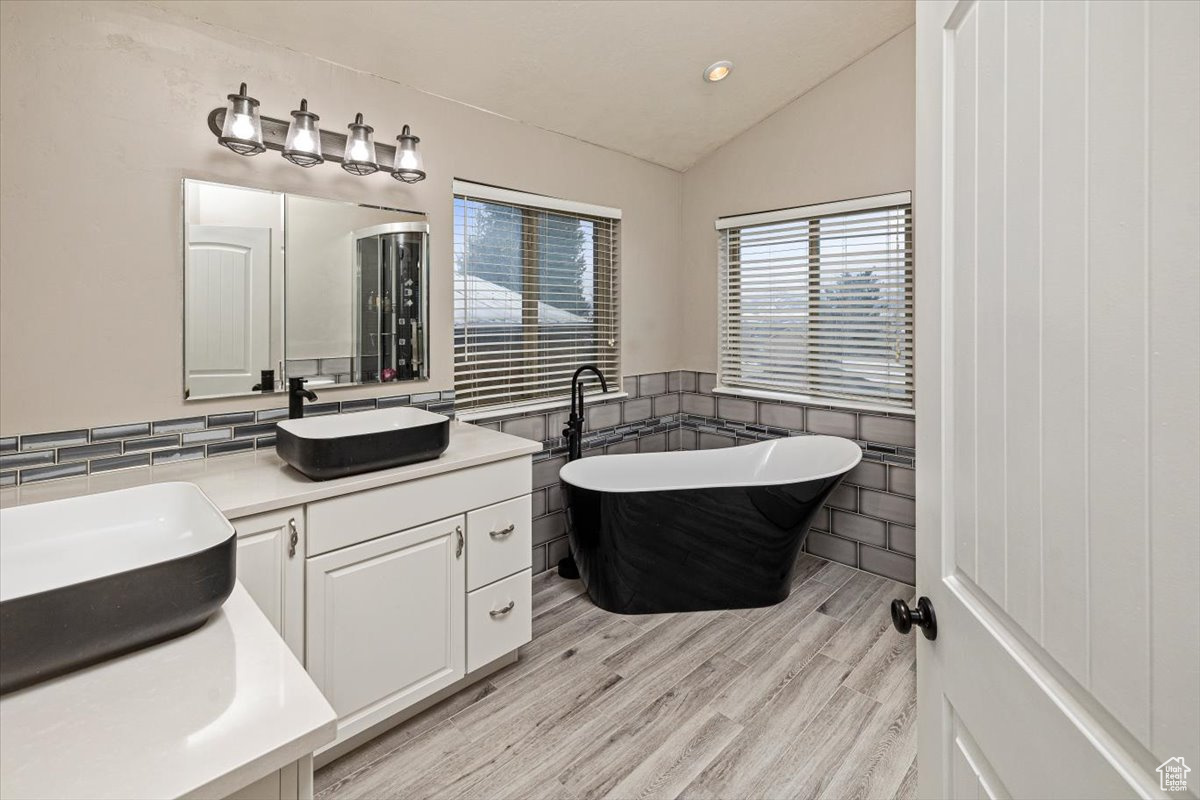 160 600, Millville, Utah image 24