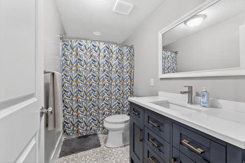 Tiny photo for 984 N CENTER ST, Santaquin, UT 84655 (MLS # 2153256)