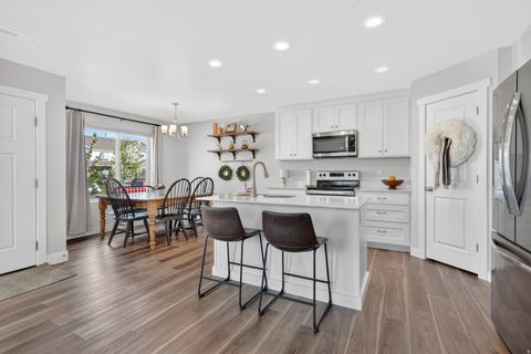 Tiny photo for 984 N CENTER ST, Santaquin, UT 84655 (MLS # 2153256)