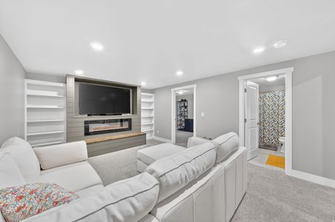 Tiny photo for 984 N CENTER ST, Santaquin, UT 84655 (MLS # 2153256)