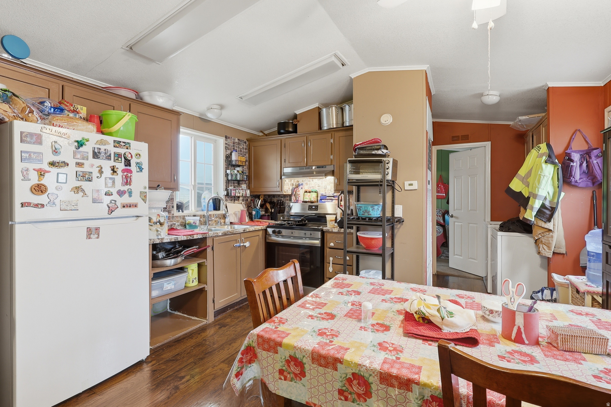 SUNSET VISTA - Residential