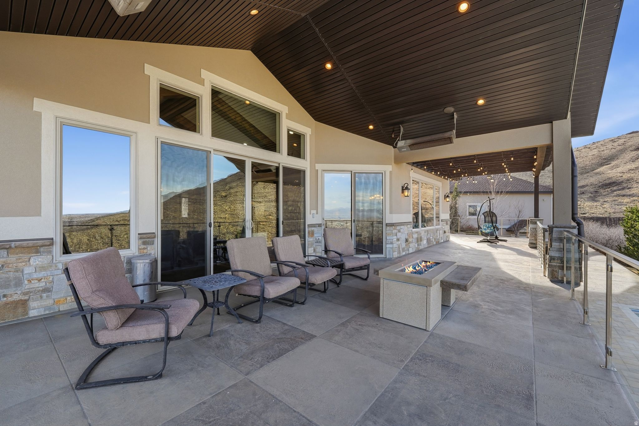 LAKE RIDGE - Residential