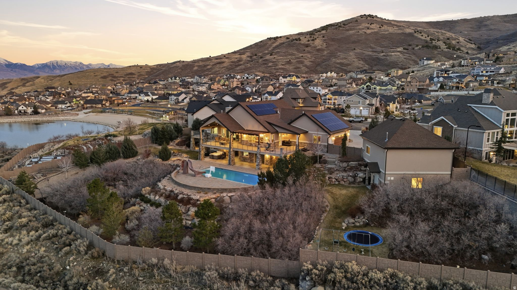 LAKE RIDGE - Residential