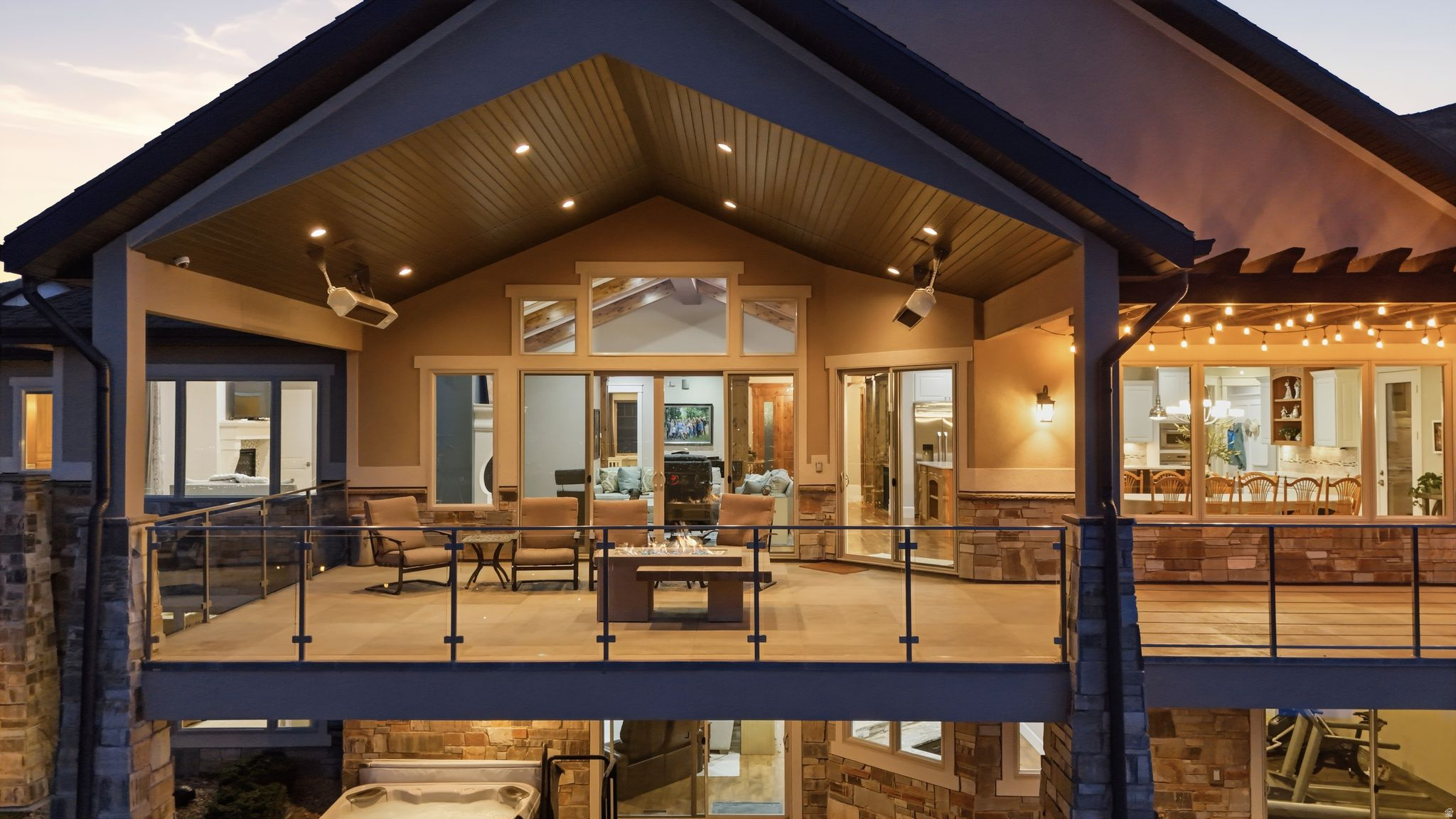 LAKE RIDGE - Residential