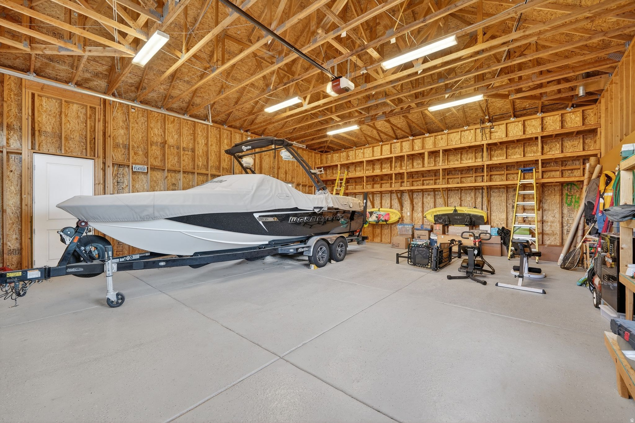 LAKE RIDGE - Residential