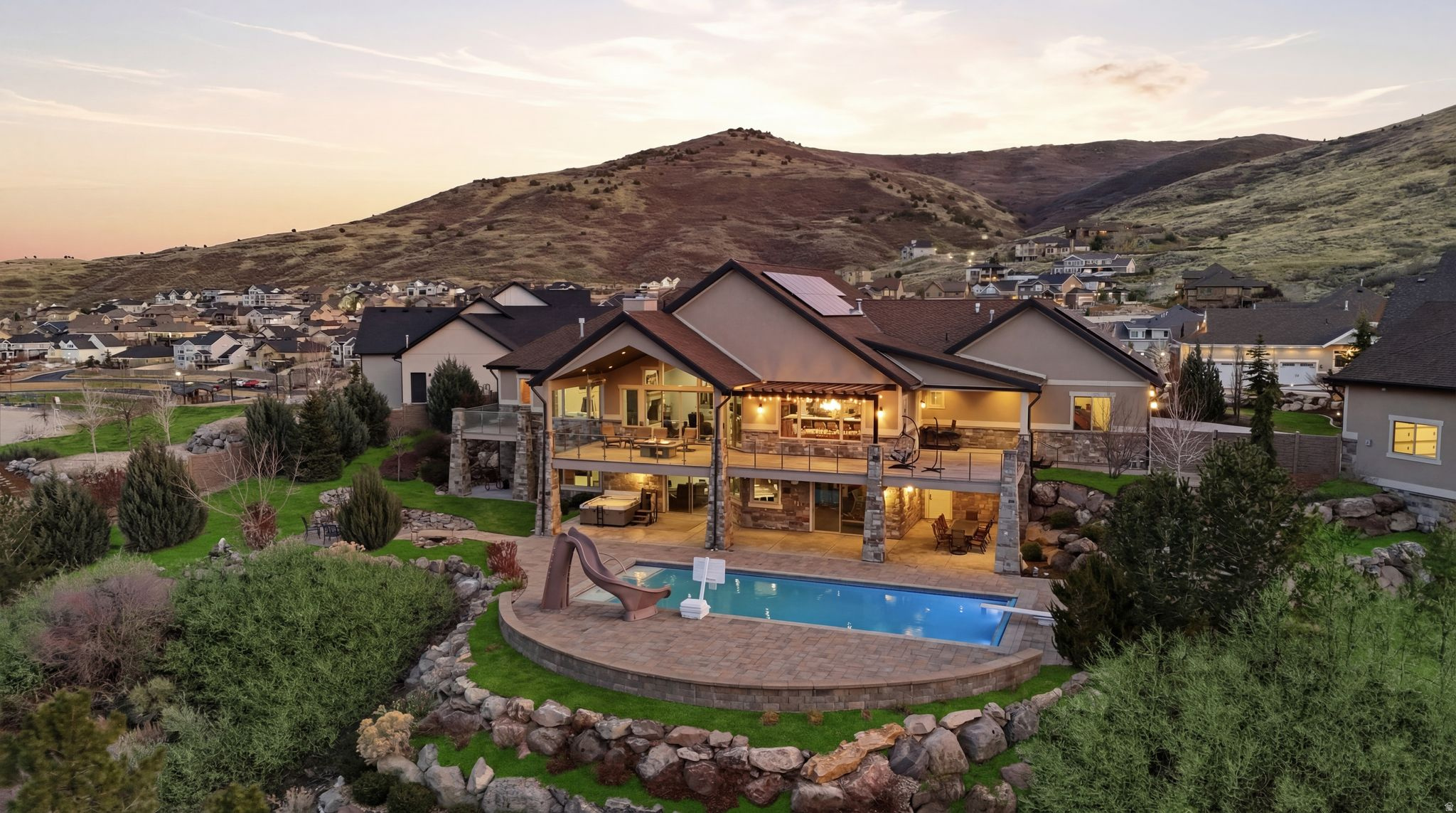 LAKE RIDGE - Residential