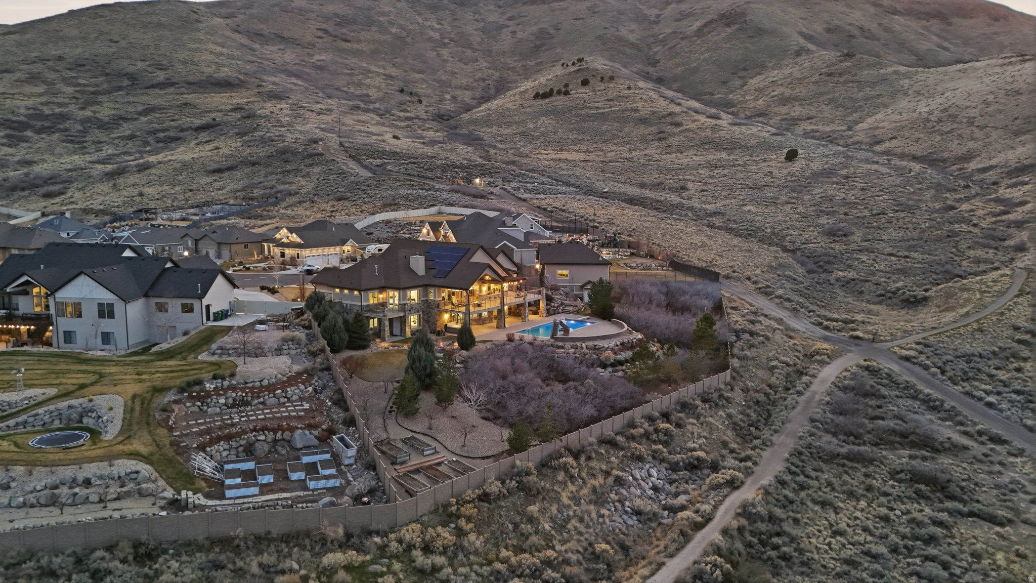 LAKE RIDGE - Residential