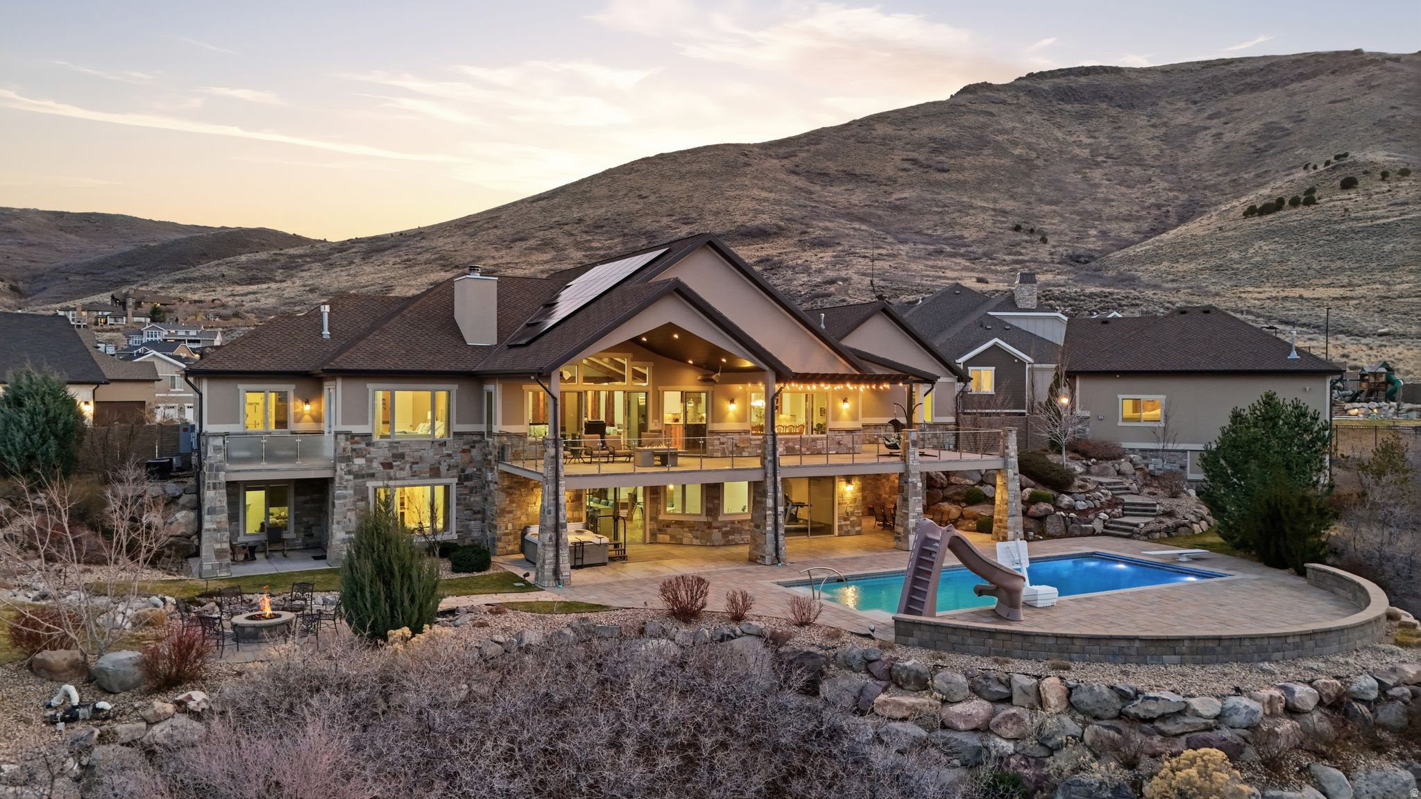 LAKE RIDGE - Residential