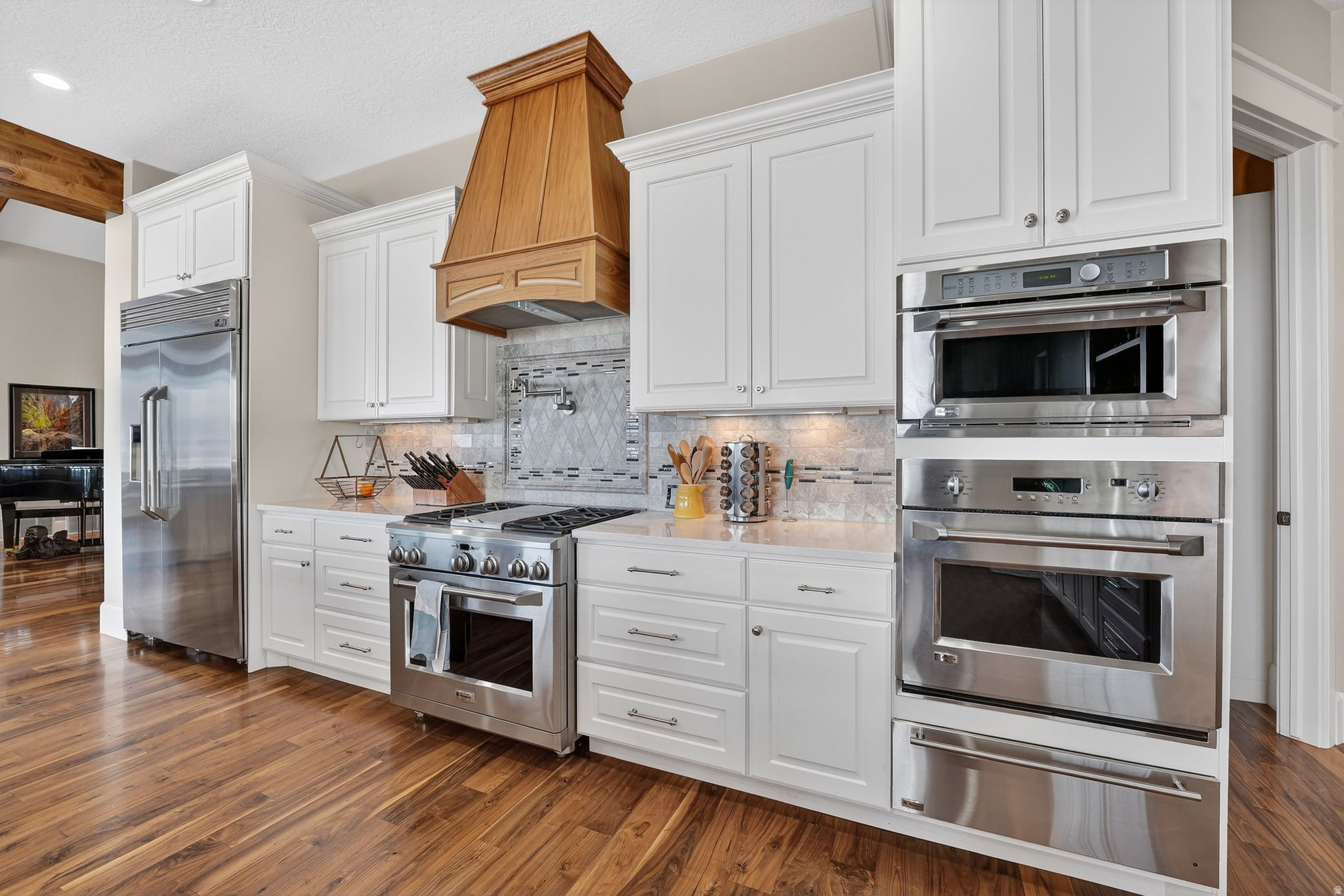 LAKE RIDGE - Residential