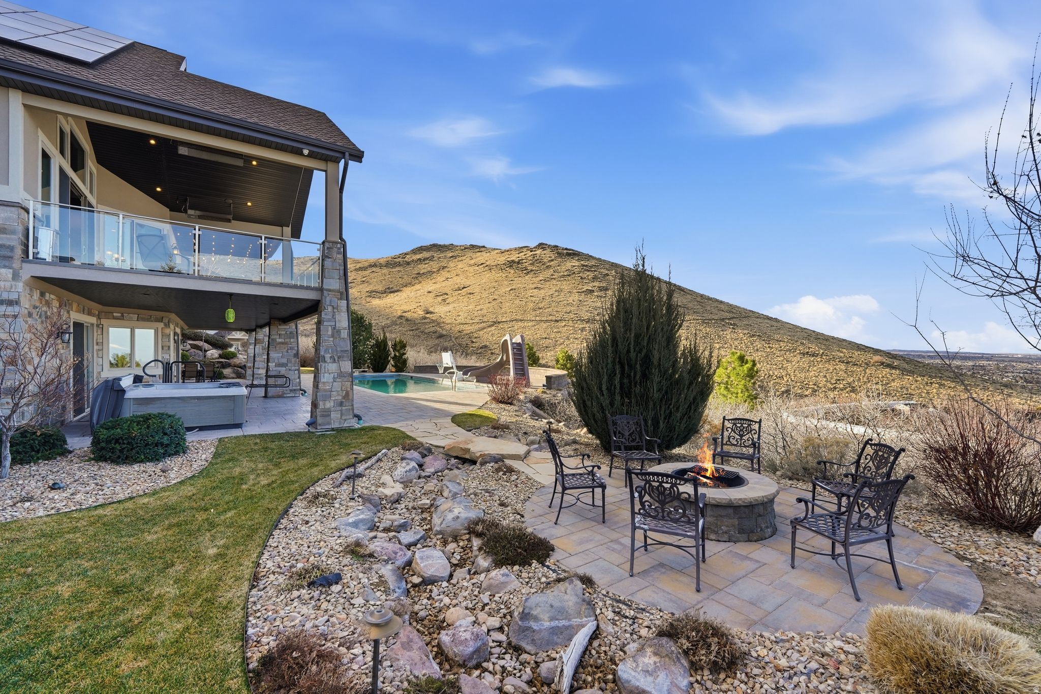 LAKE RIDGE - Residential