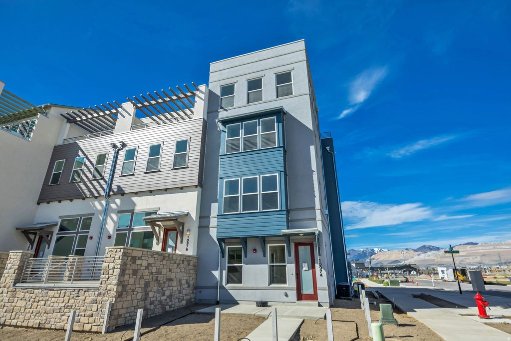 Photo of 10974 S LAKE RUN RD W #160, South Jordan, UT 84009 (MLS # 2153318)