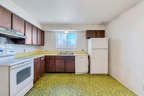 Tiny photo for 289 W 400 S, Kaysville, UT 84037 (MLS # 2133750)