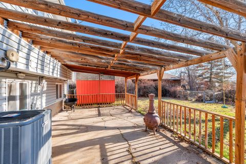 Tiny photo for 289 W 400 S, Kaysville, UT 84037 (MLS # 2133750)